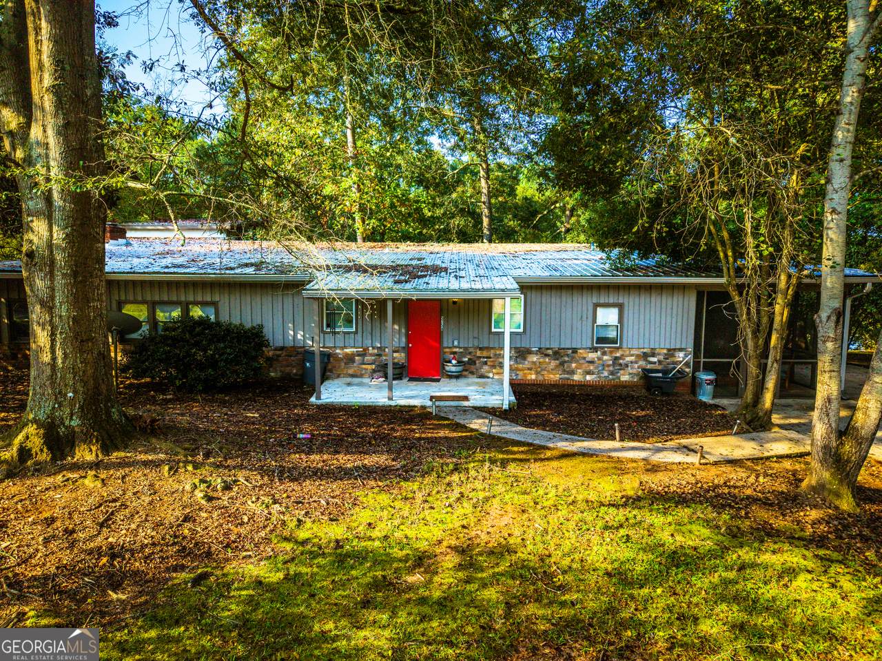 575 Vaughn Road - Photo 1