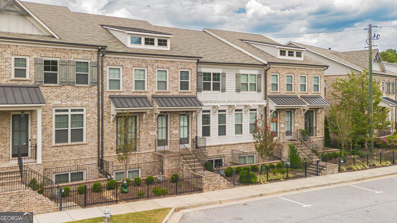 2282 Mclean Chase - Photo 1