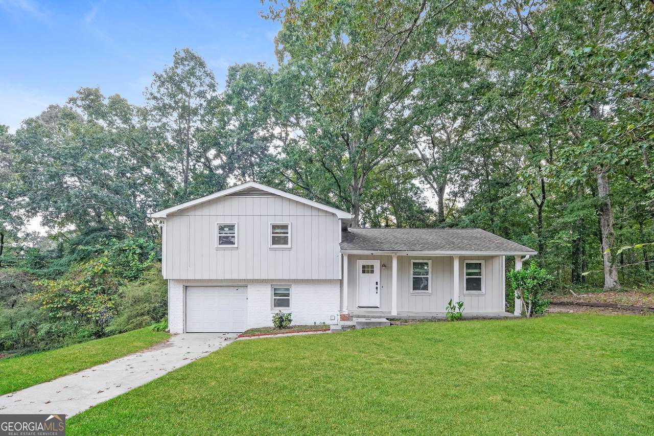 916 Betty Court - Photo 1
