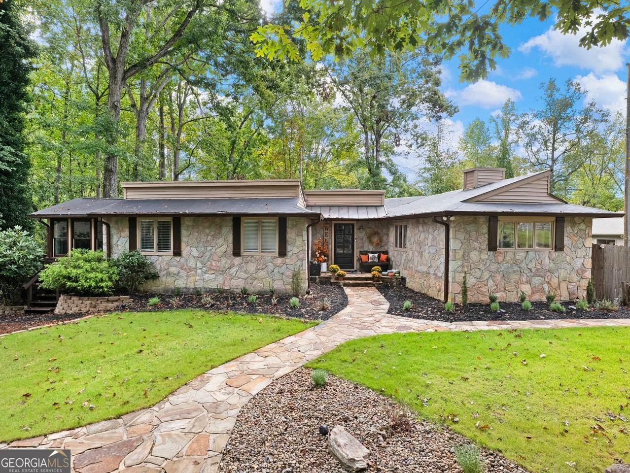 45 Lakepoint Drive - Photo 1