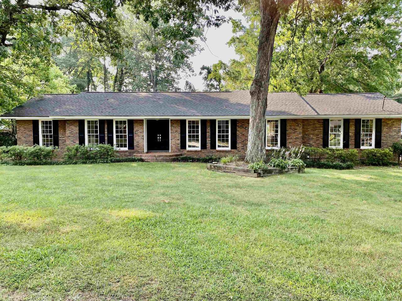 16 Jefferson Drive - Photo 1
