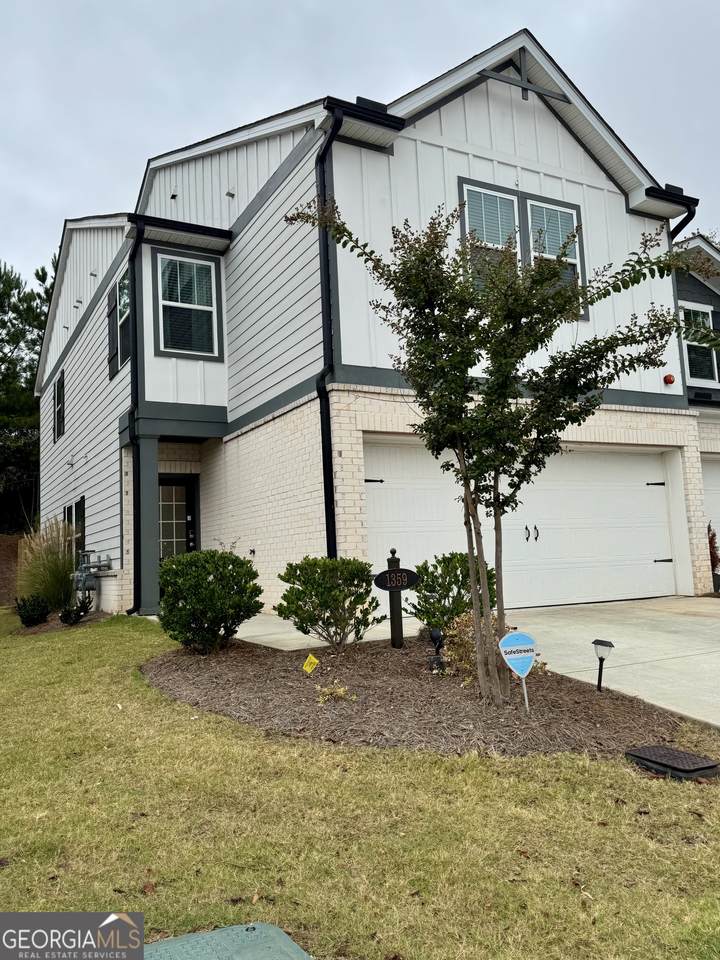 1359 Vayda Court - Photo 1