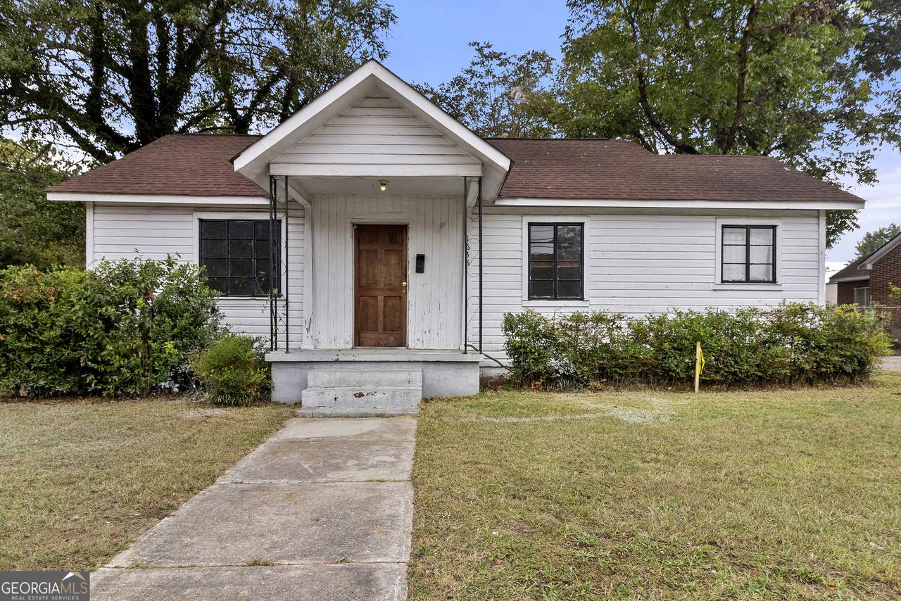 1638 Burton Avenue - Photo 1