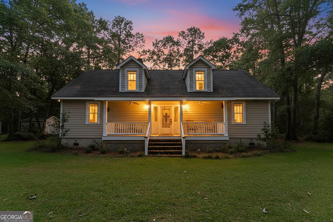 437 Kings Road - Photo 1