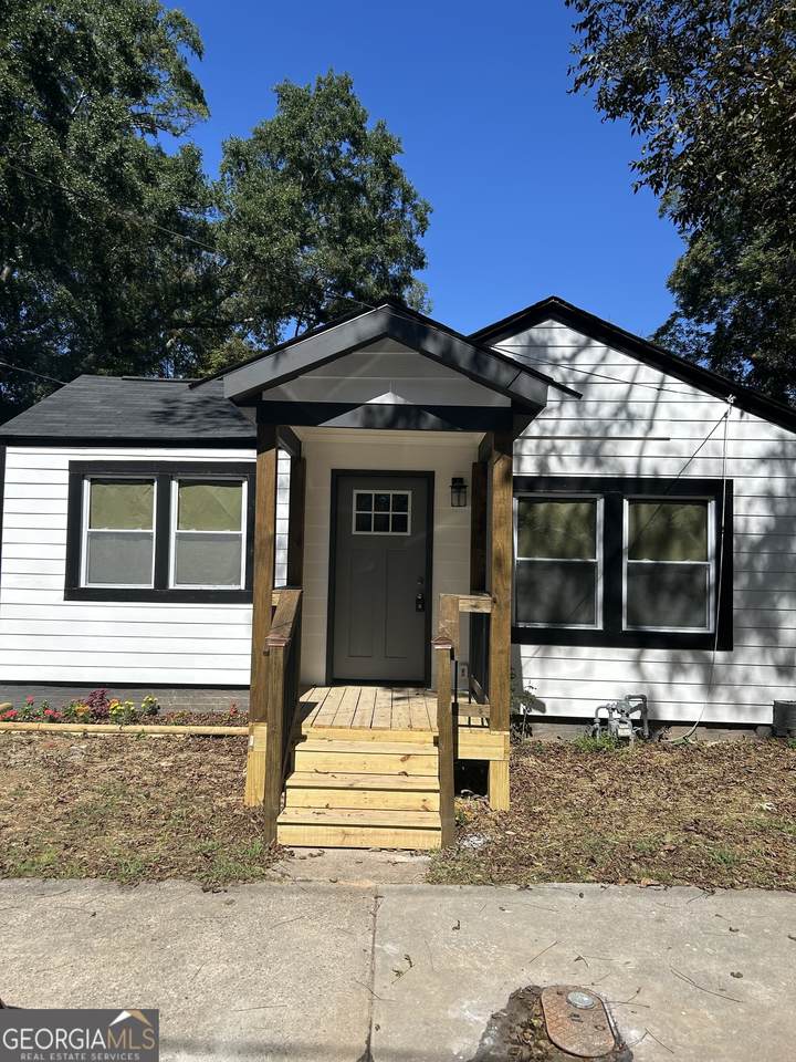 839 Neal Street - Photo 1