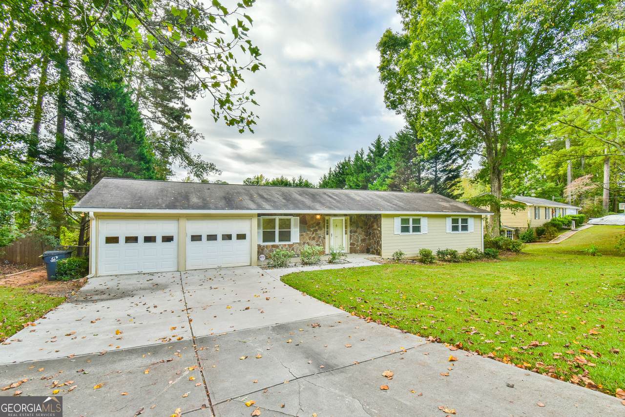 246 Greenwood Drive - Photo 1