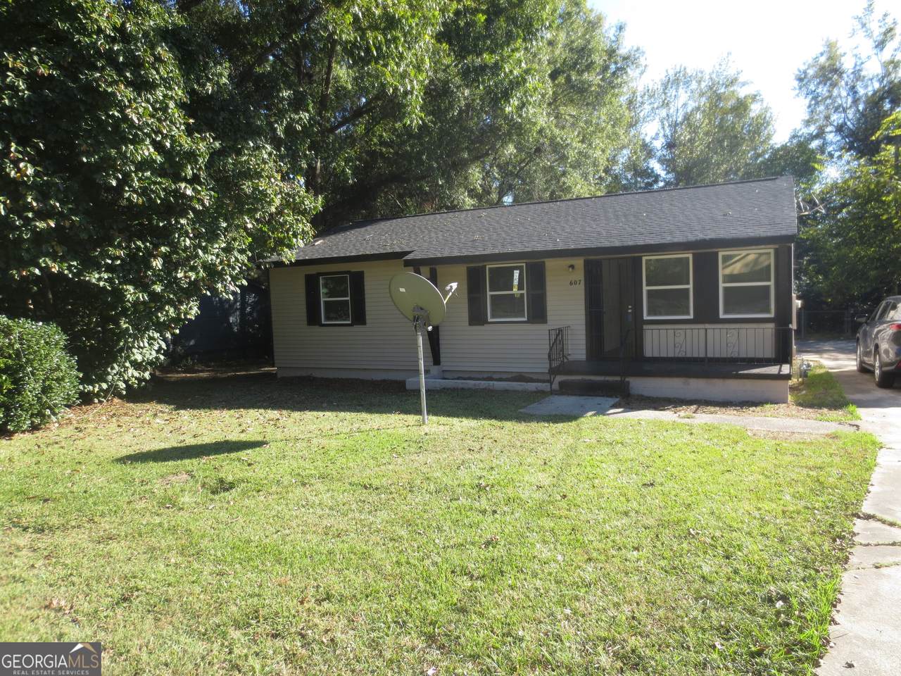 607 Courtland Avenue - Photo 1