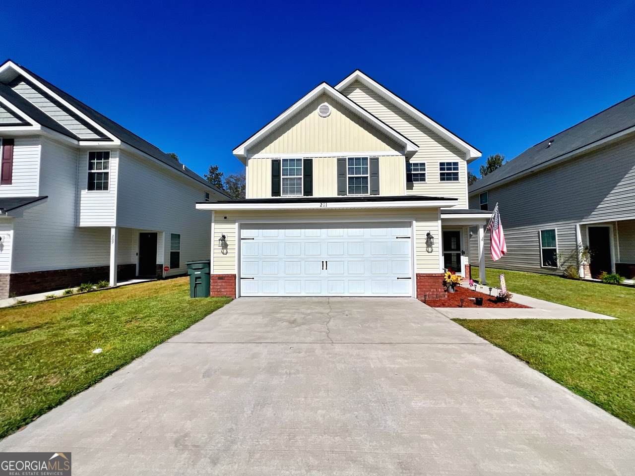 211 Grandview Drive - Photo 1