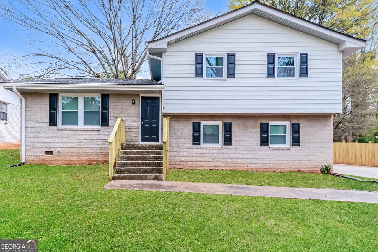 6702 Londonderry Drive - Photo 1