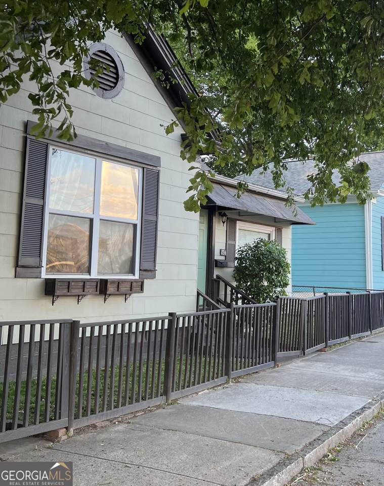 834 Fulton Terrace - Photo 1