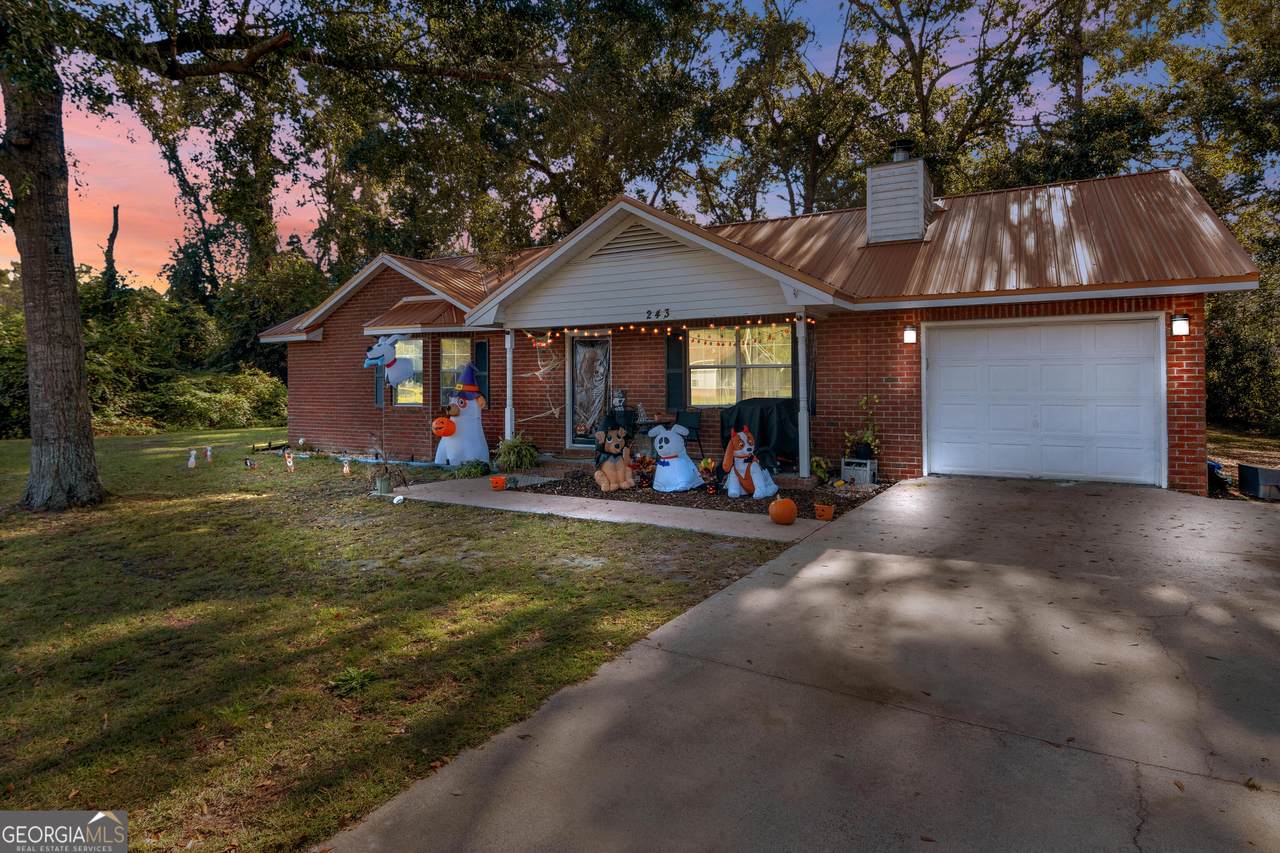 243 Wilkinson Drive - Photo 1