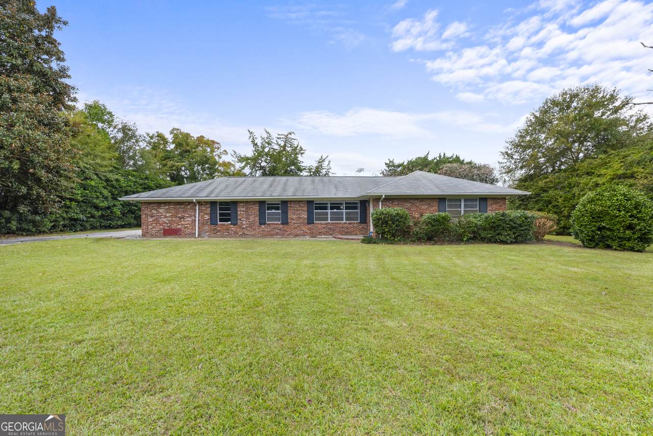 114 Lincoln Street - Photo 1