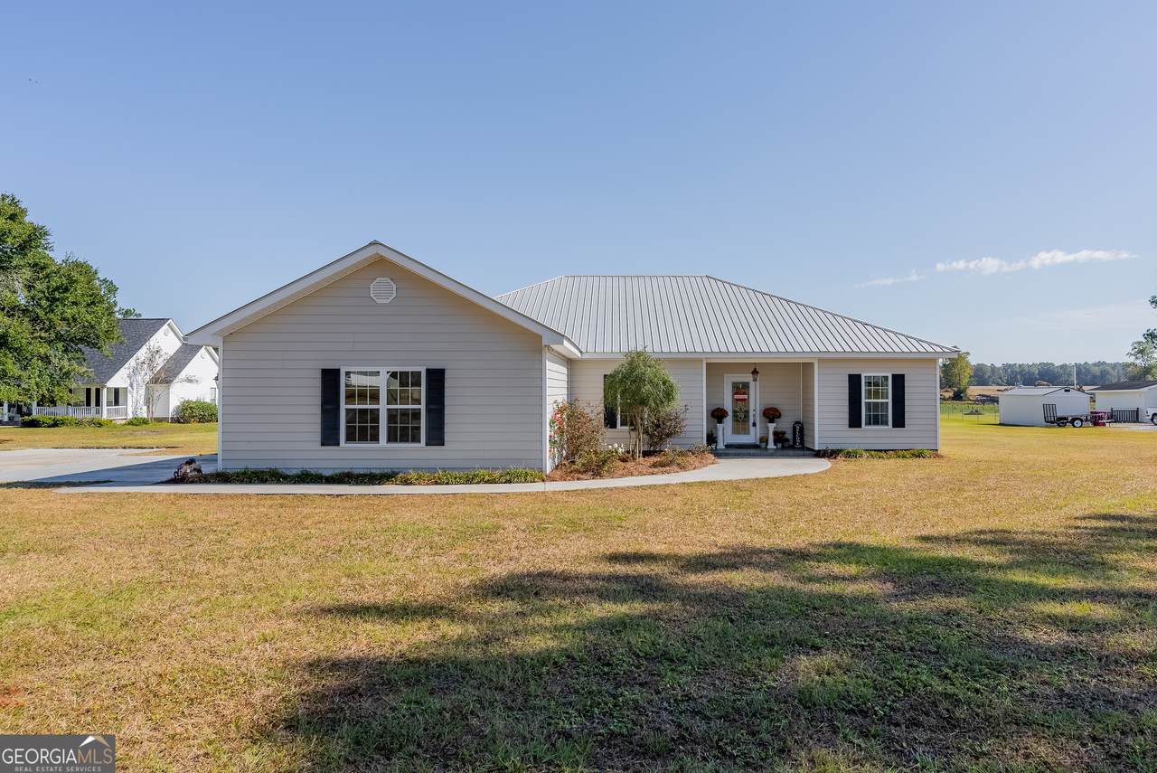 6664 Southside Drive - Photo 1