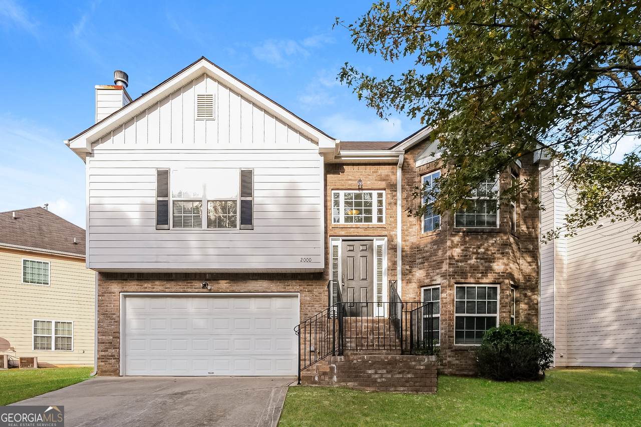 2000 Redwood Trace - Photo 1