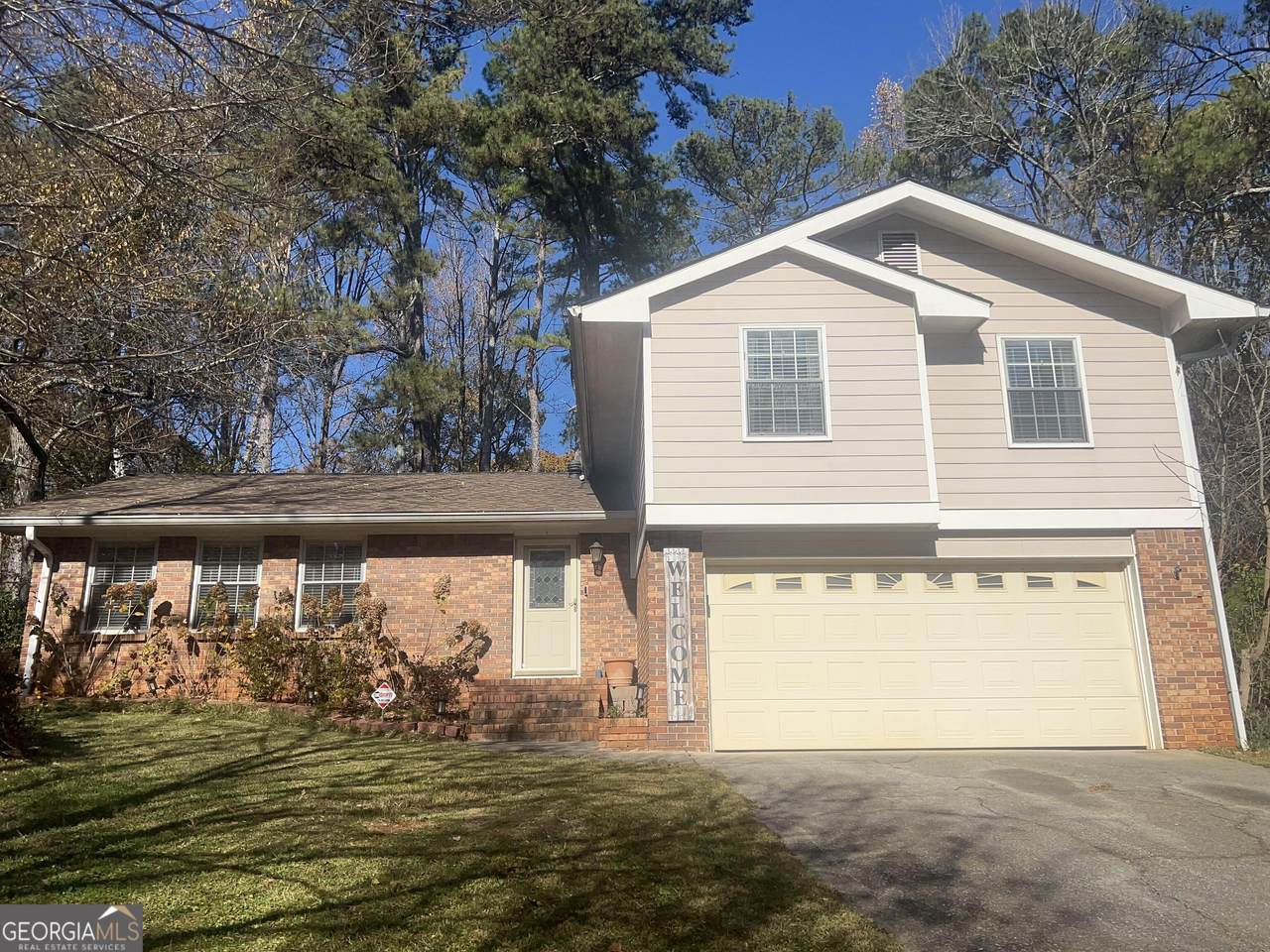 5633 Breezy Court - Photo 1