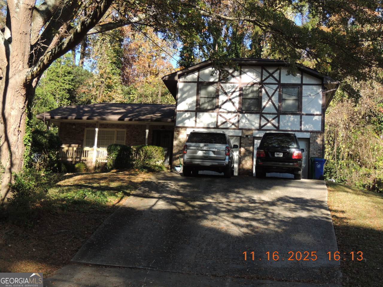 656 Cheviot Drive - Photo 1