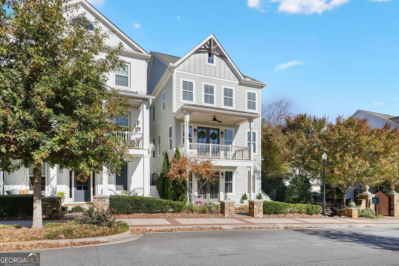 355 Banbury Crossing - Photo 1