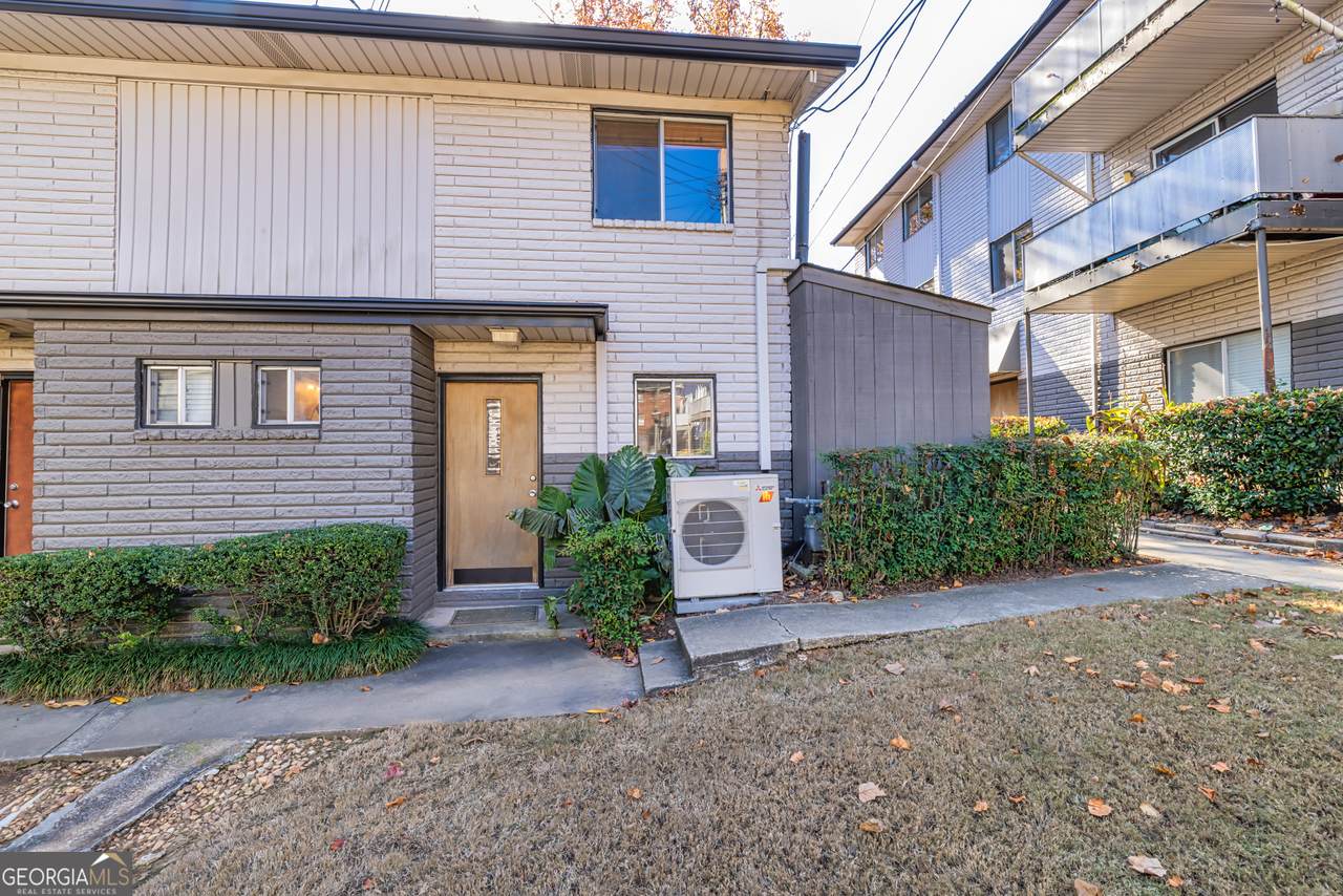 3501 Roswell Road - Photo 1