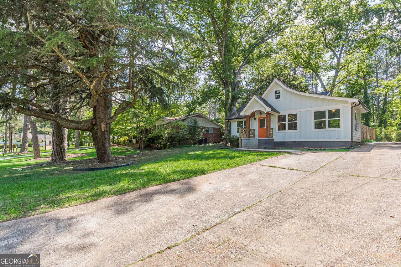 3275 Dodson Drive - Photo 1