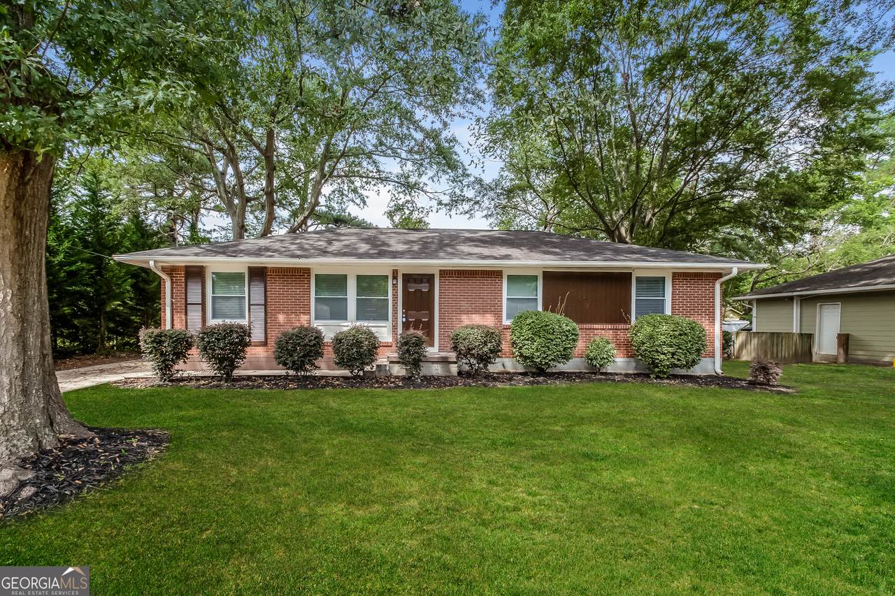 742 King Road - Photo 1