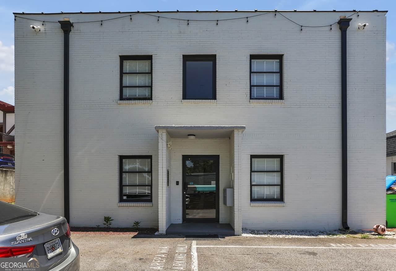 10 Clarendon Avenue - Photo 1