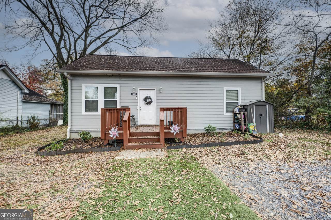 1901 Hull Avenue - Photo 1