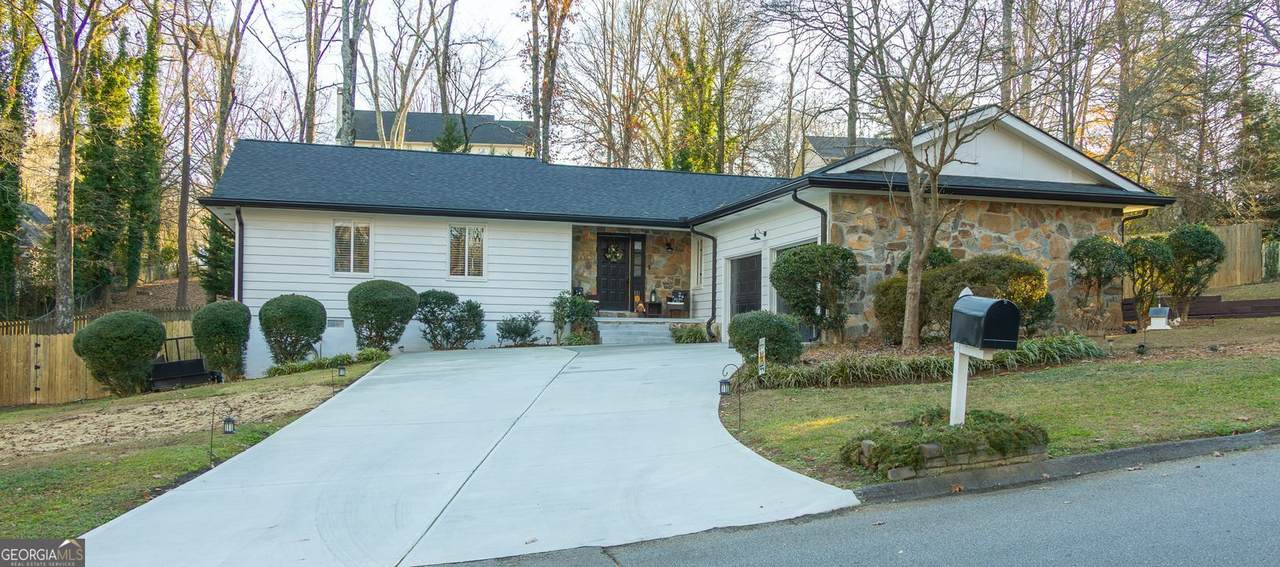 3734 Cherokee Ford - Photo 1