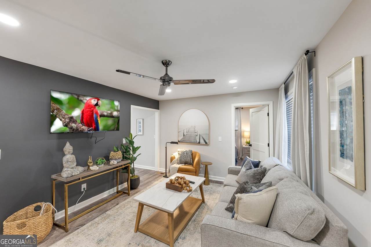 155 Parkview Drive - Photo 1