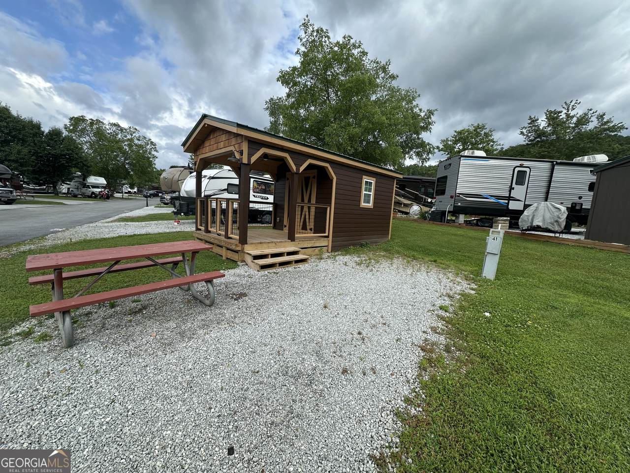 41 Monaco Lane - Photo 1