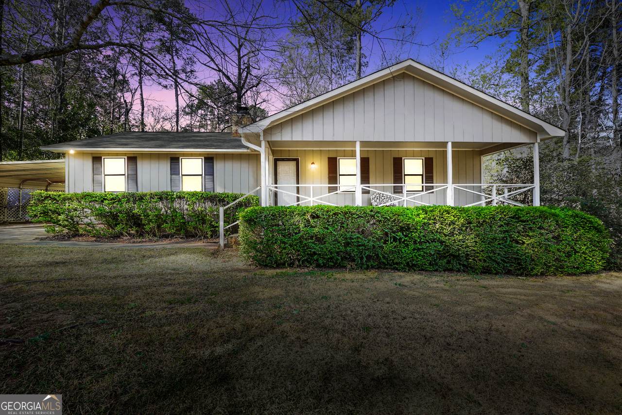 933 Chisholm Trail - Photo 1