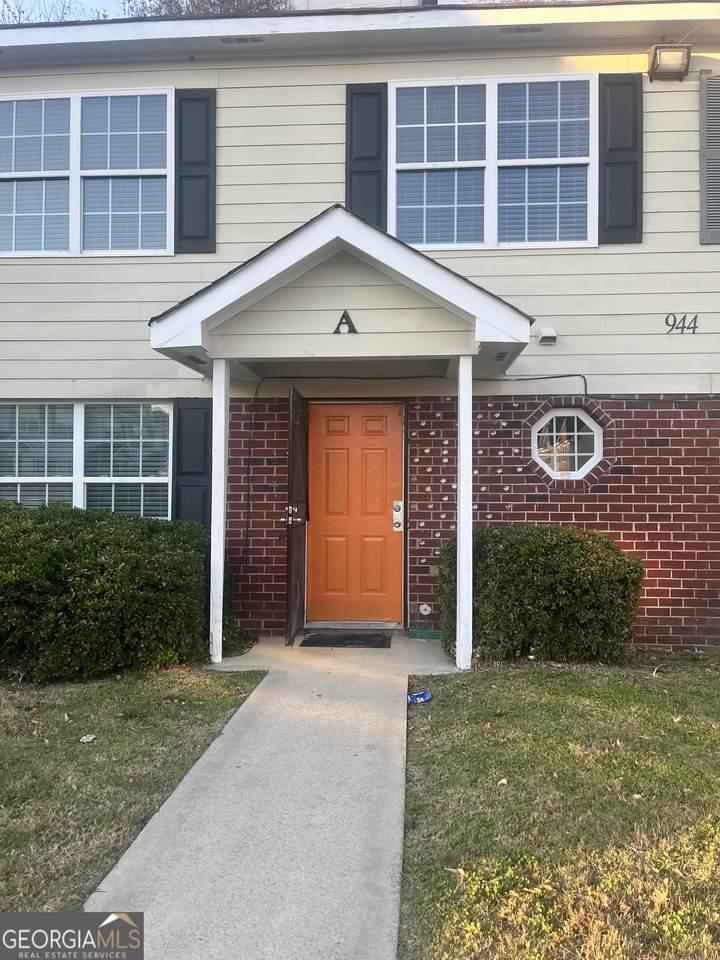 944 Old Mill Point - Photo 1