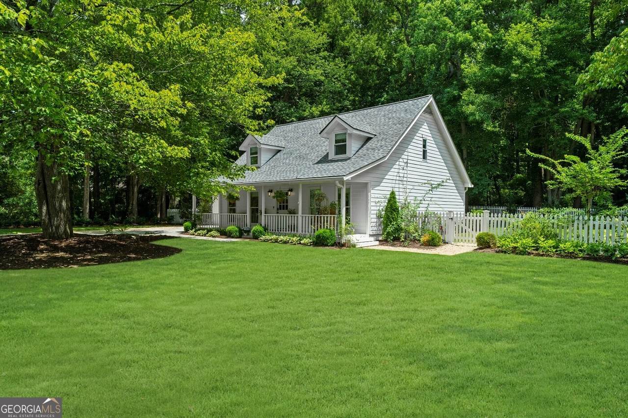 205 Mayfield Circle - Photo 1