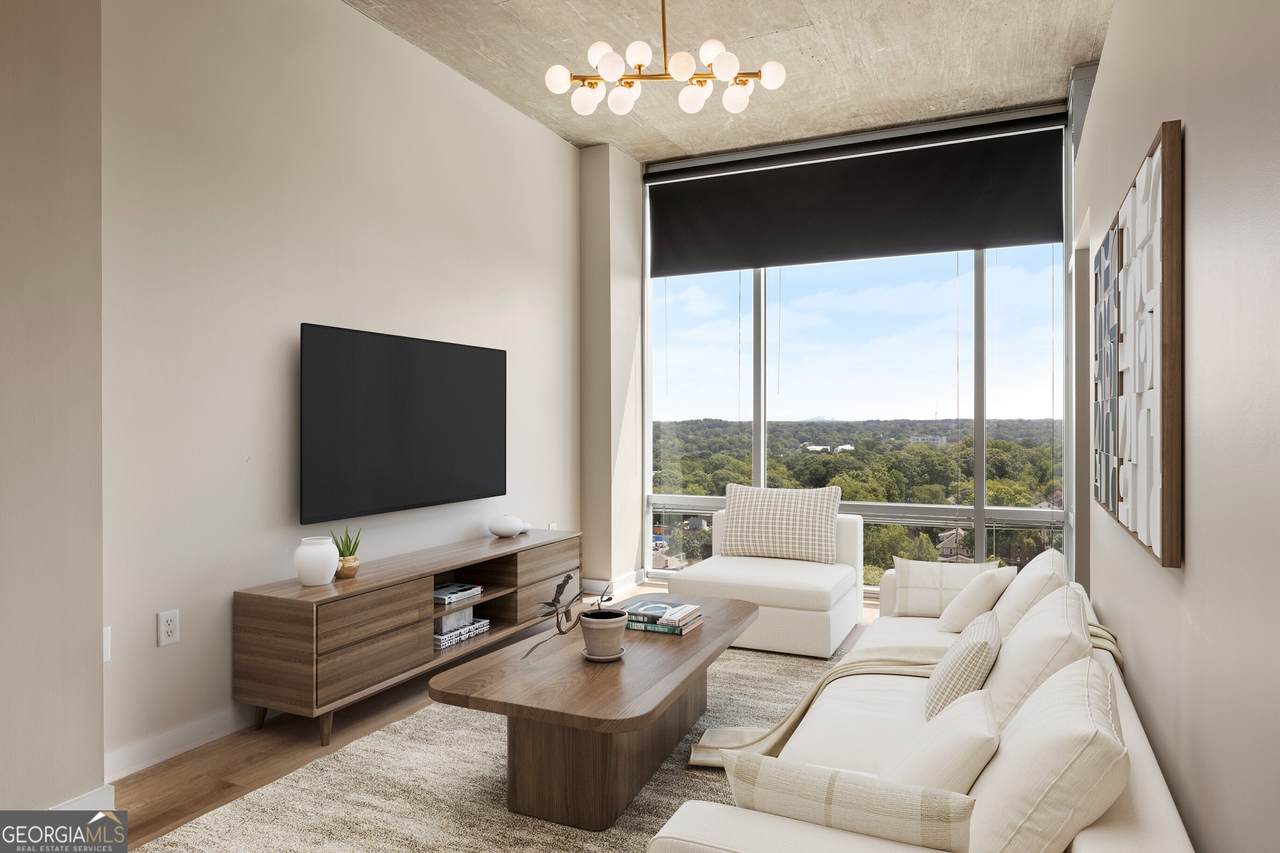 943 Peachtree Street - Photo 1