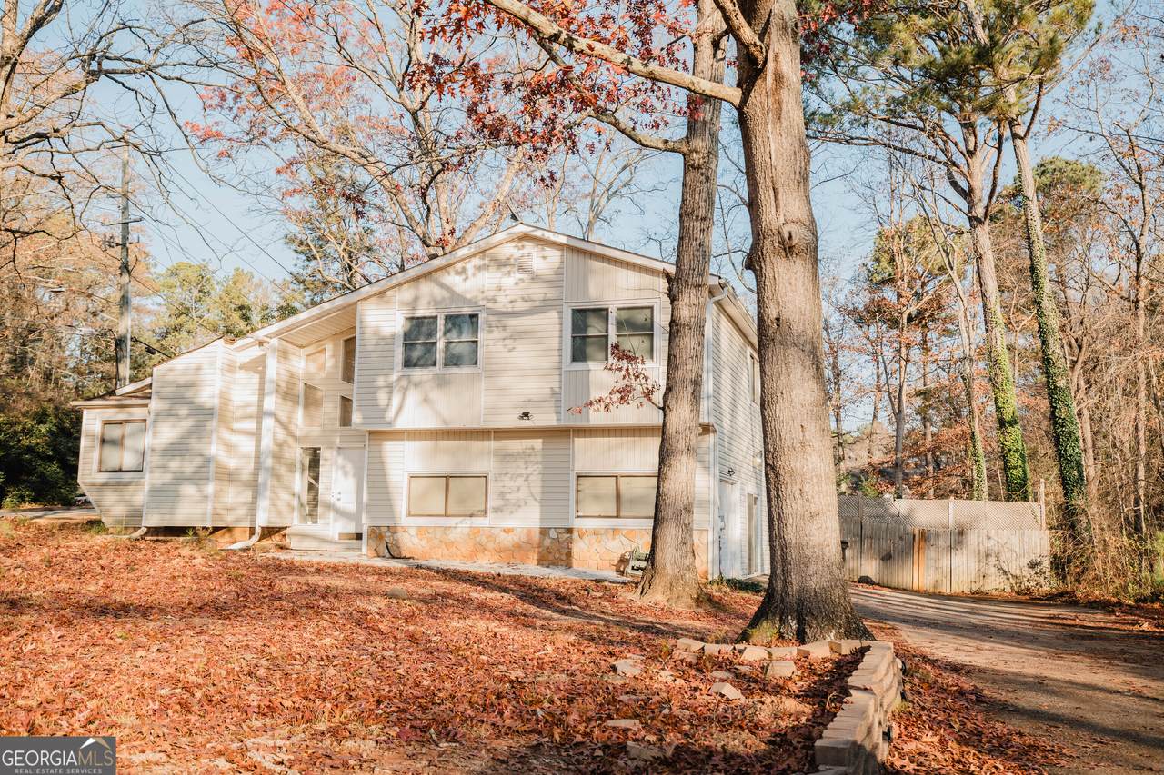 6801 Creekwood Drive - Photo 1