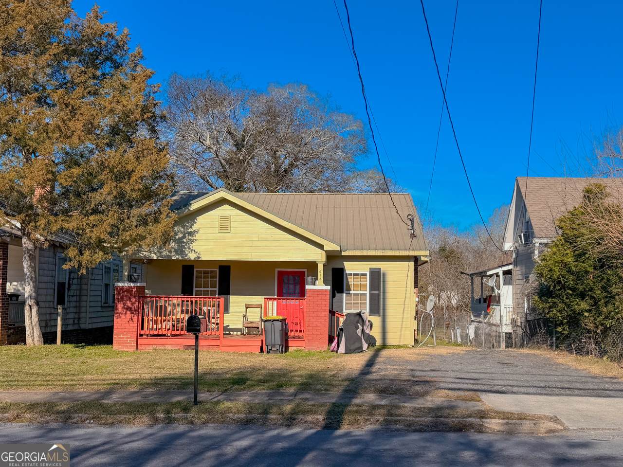 618 Broad Street - Photo 1