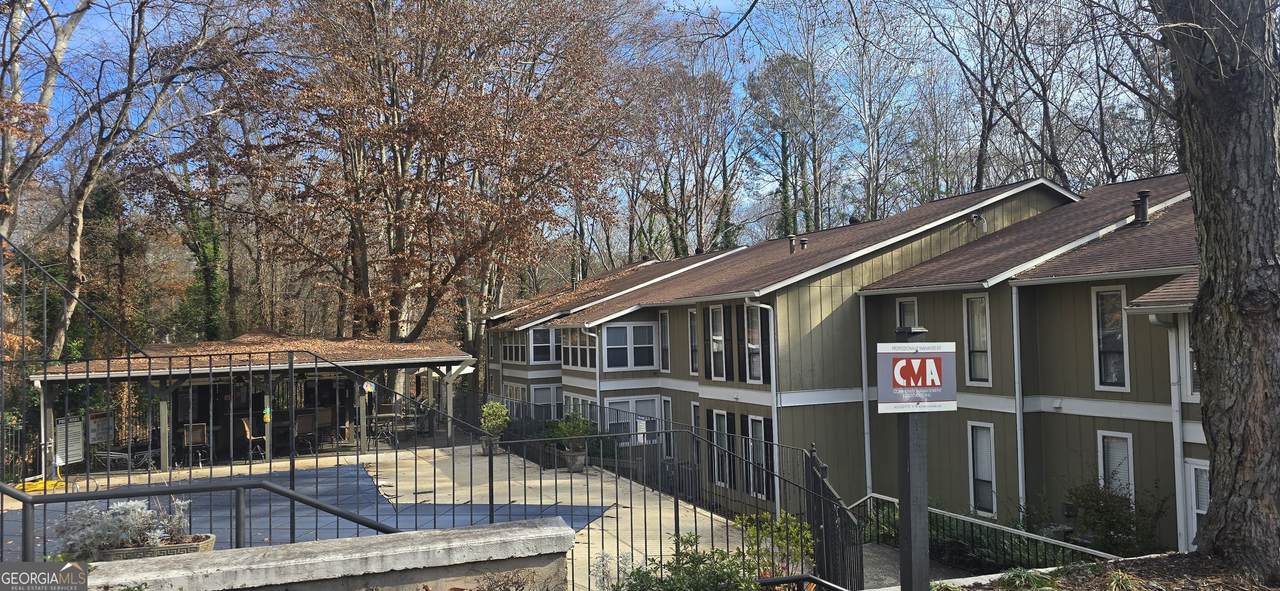 5151 Roswell Road - Photo 1