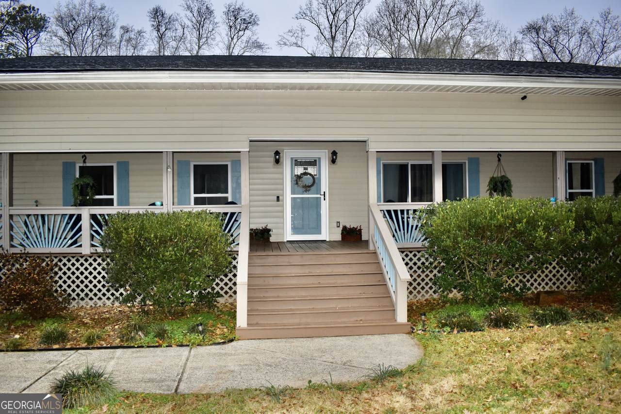 817 Brookside Drive - Photo 1