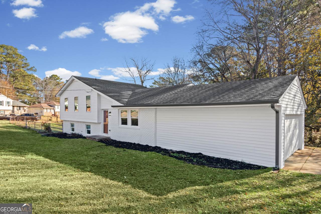 925 Majesty Lane - Photo 1