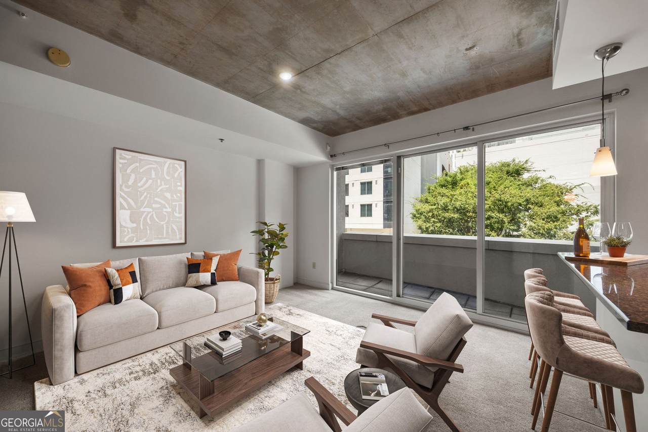 44 Peachtree Place - Photo 1