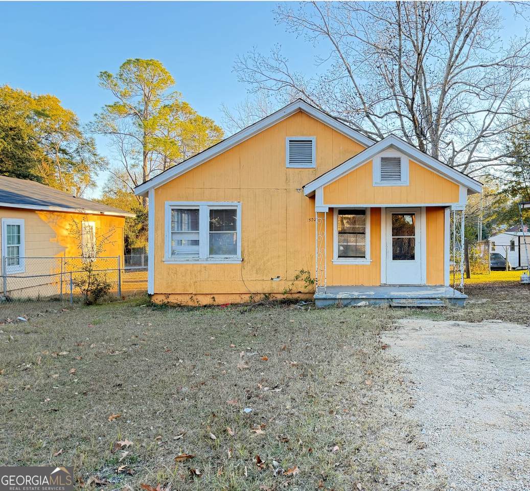 1502 Roosevelt Avenue - Photo 1