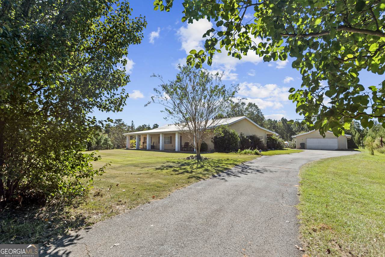 1710 Aqua Road - Photo 1