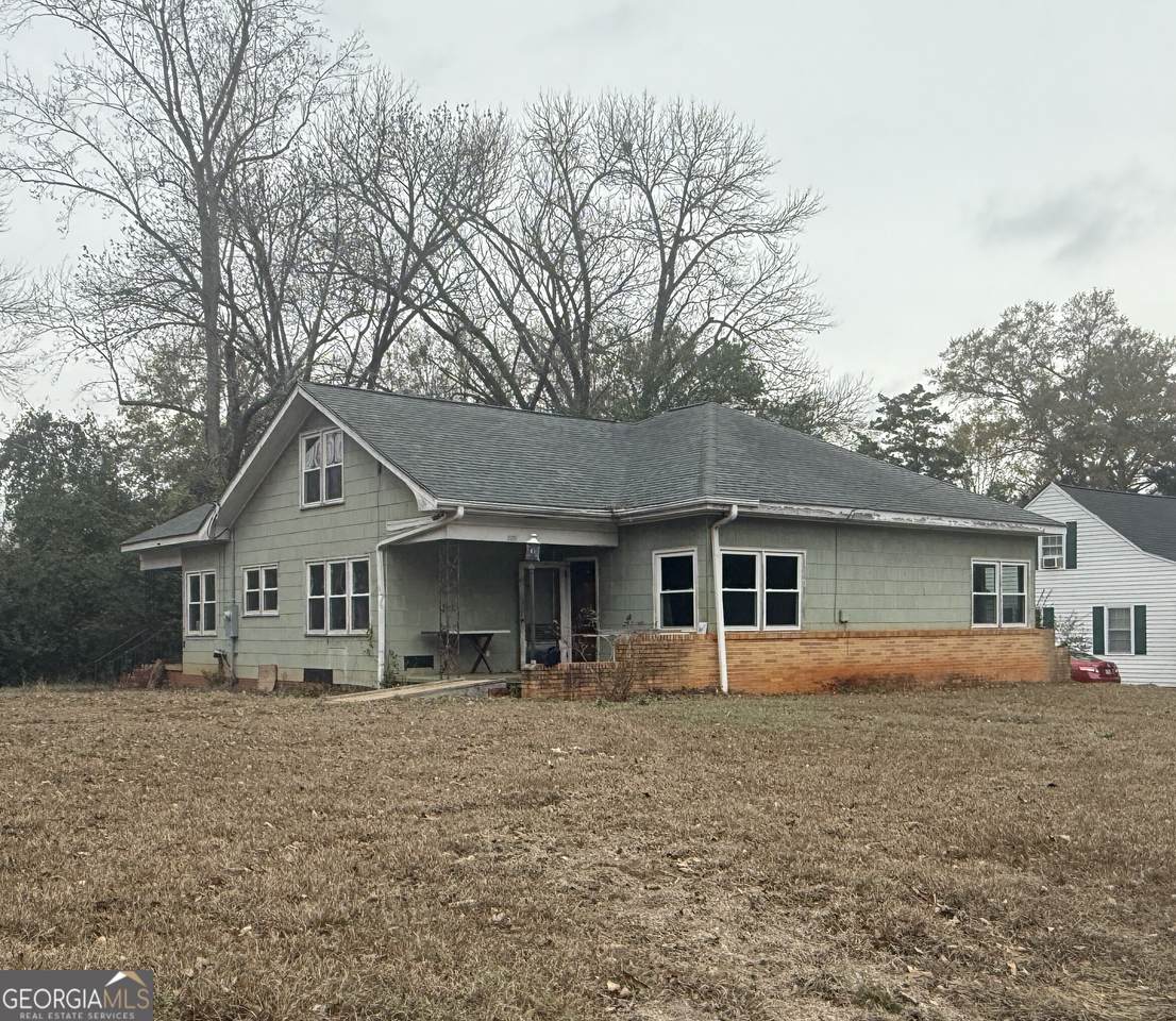 320 Jackson Avenue - Photo 1