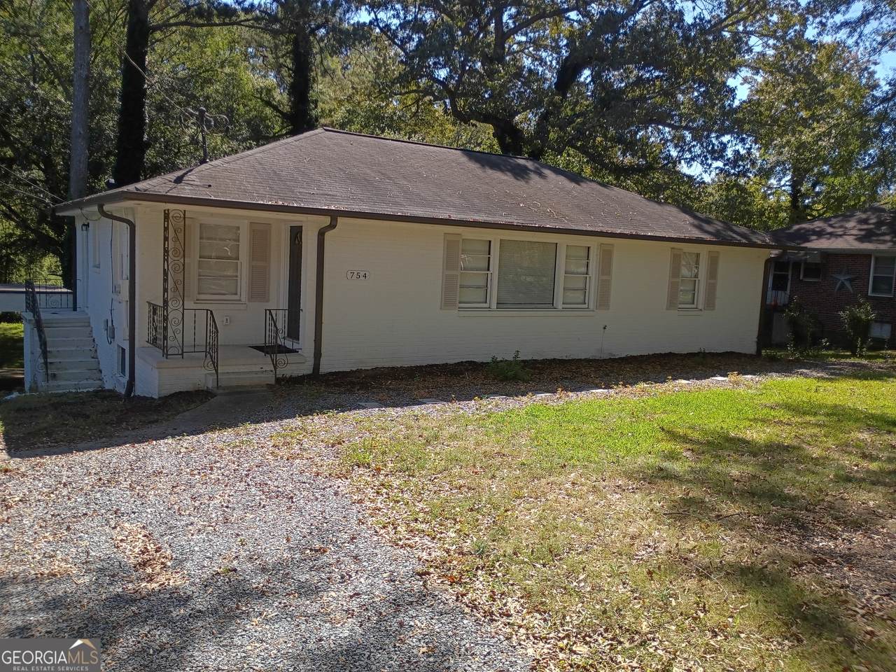 754 Pinehill Drive - Photo 1