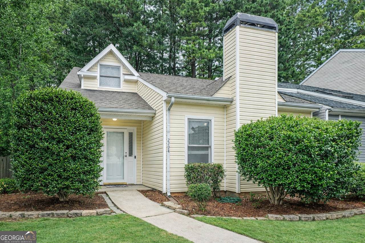 2294 Wellington Circle - Photo 1