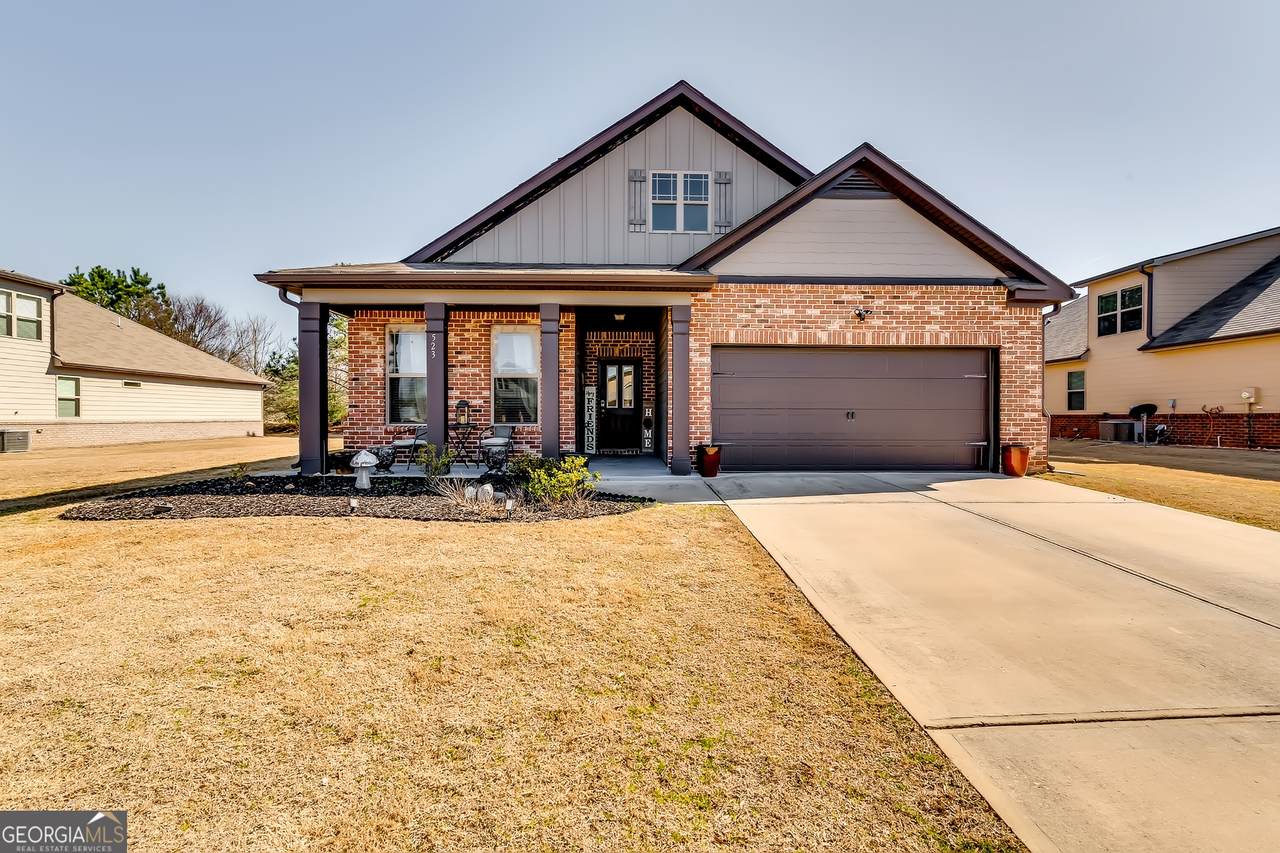 523 Carleton Place - Photo 1