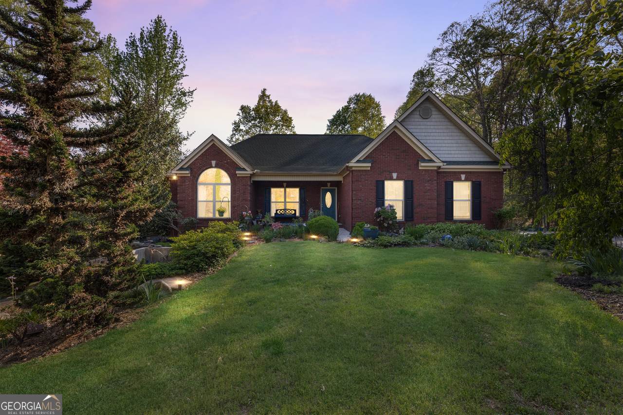 204 Linwood Drive - Photo 1