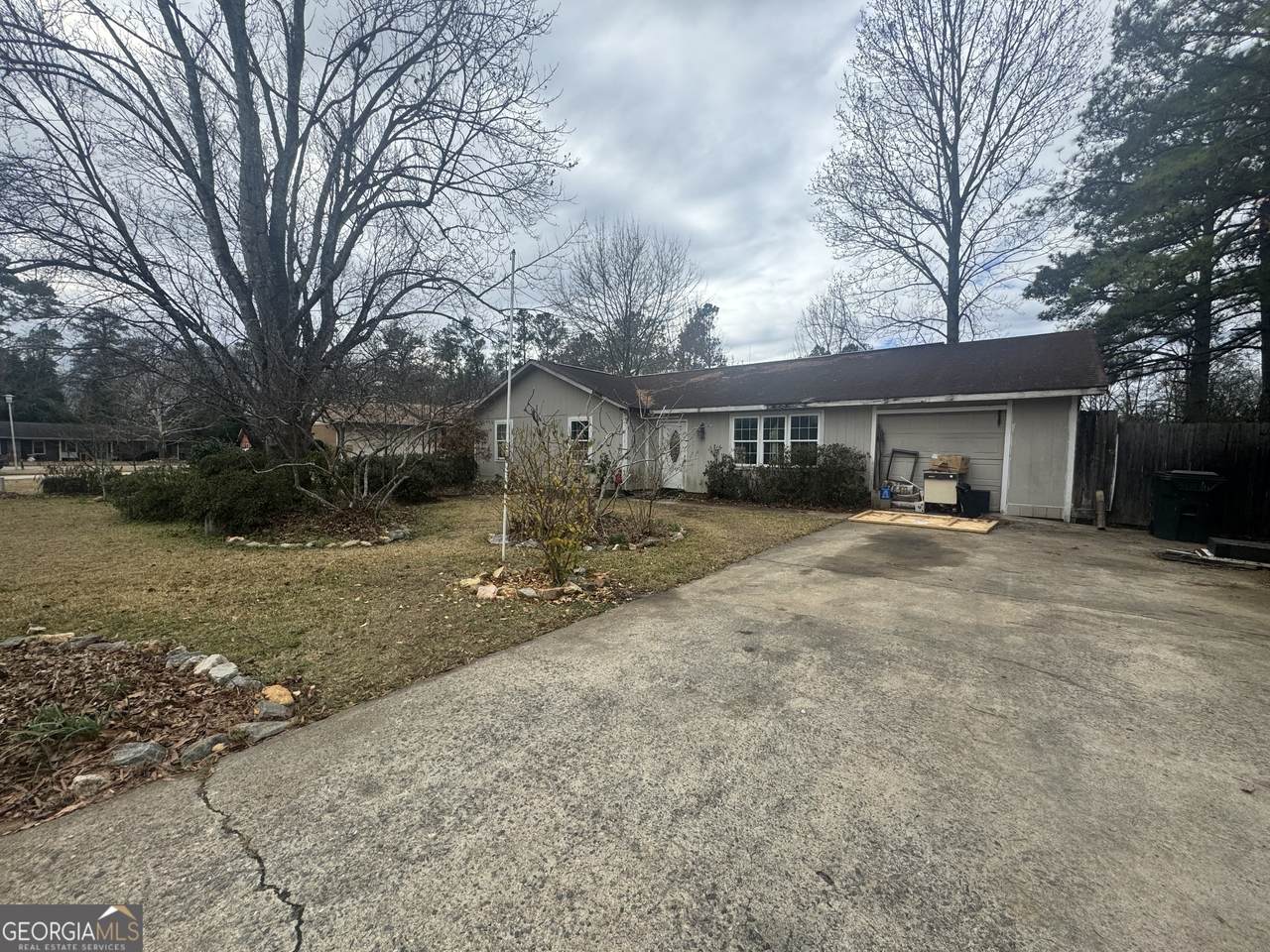 103 Highpoint Drive - Photo 1