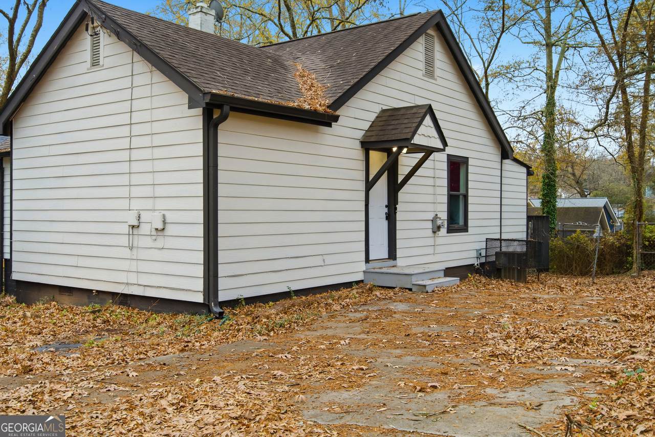 1691 Flat Shoals Road - Photo 1