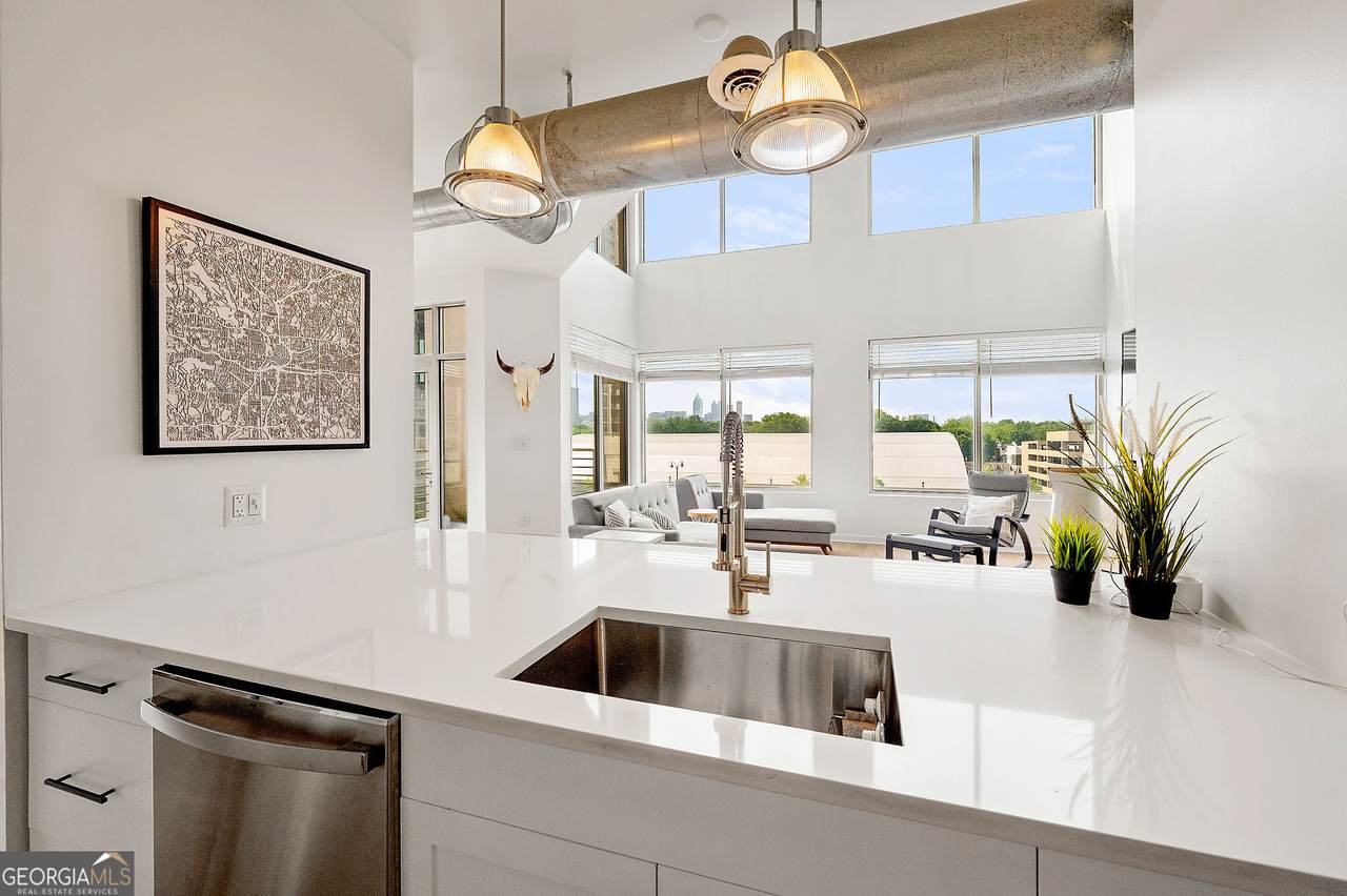 260 N. 18th Street - Photo 1