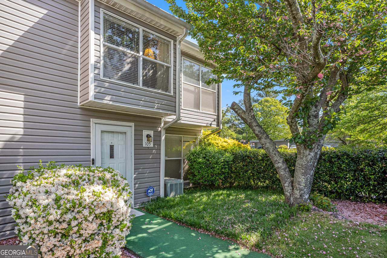 105 Governors Drive - Photo 1